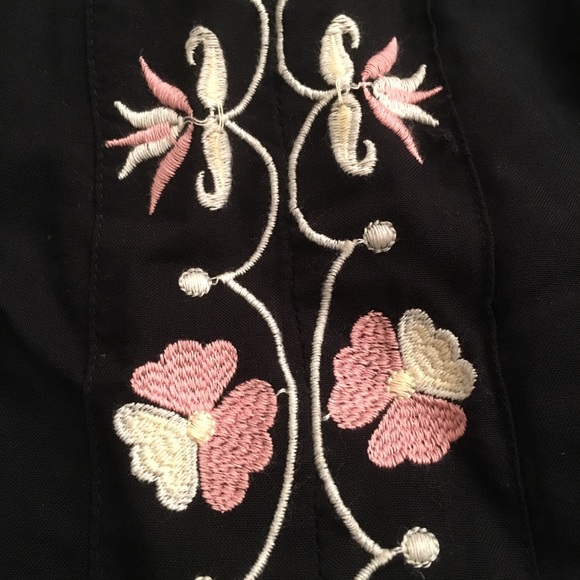 Black Charlotte Russe Flower Slit Maxi Skirt XS - Picture 2 of 2